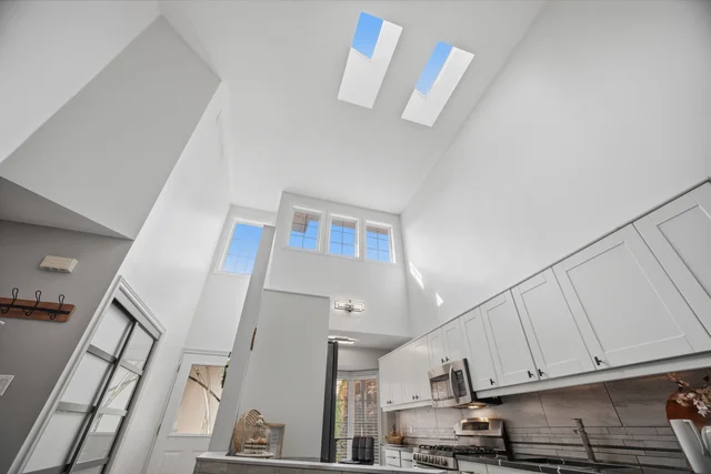 3064 Lakeshore Road West, Oakville - photo 12