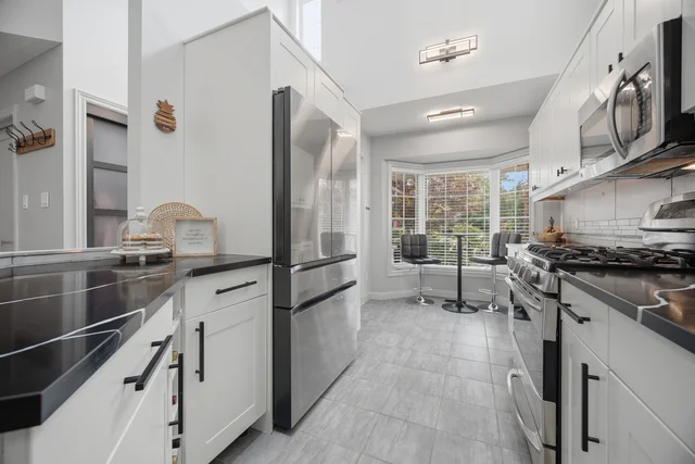 3064 Lakeshore Road West, Oakville - photo 14