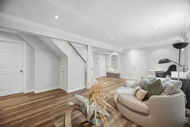 3064 Lakeshore Road West, Oakville - photo 48