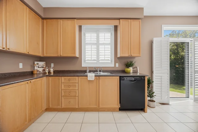 2215 Lapsley Crescent, Oakville - photo 30
