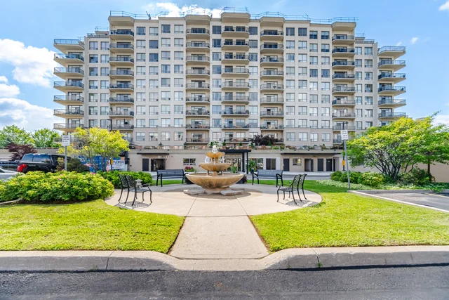 #601-1998 Ironstone Drive, Burlington - photo 1