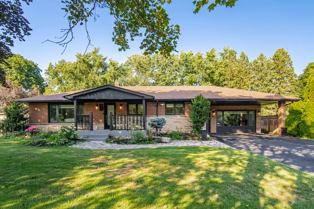 6 Maple Grove Road, Caledon Village - photo 1