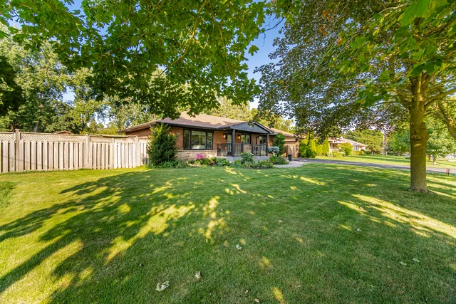 6 Maple Grove Road, Caledon Village - photo 6