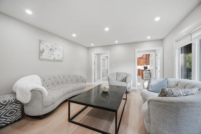 6 Maple Grove Road, Caledon Village - photo 14