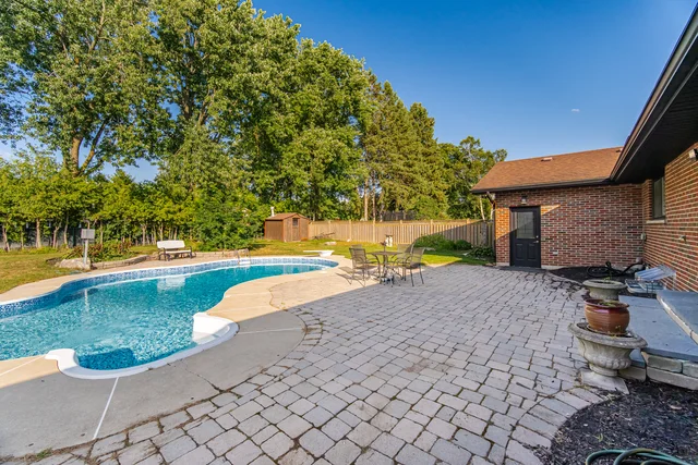 6 Maple Grove Road, Caledon Village - photo 51