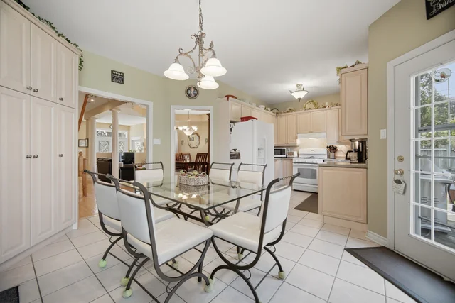 2 Sprucewood Crescent, Bowmanville - photo 17
