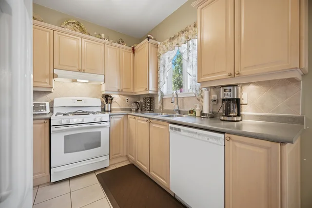 2 Sprucewood Crescent, Bowmanville - photo 19
