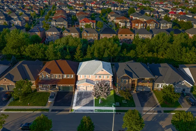 25 Dovergreen Drive, Brampton - photo 3