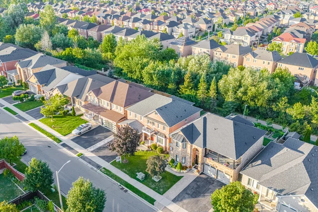 25 Dovergreen Drive, Brampton - photo 4