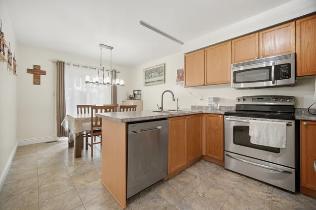 28 Wheatland Drive, Cambridge - photo 25