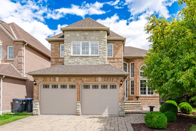 5911 Greensboro Drive, Mississauga - photo 1
