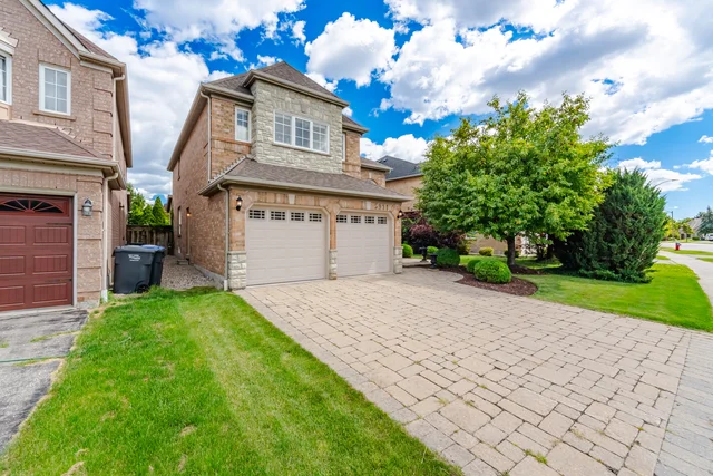 5911 Greensboro Drive, Mississauga - photo 2