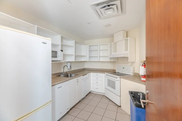 #PH2-3880 Duke of York Boulevard, Mississauga - photo 74