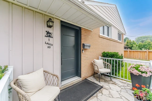 1 Lagos Road, Etobicoke - photo 3