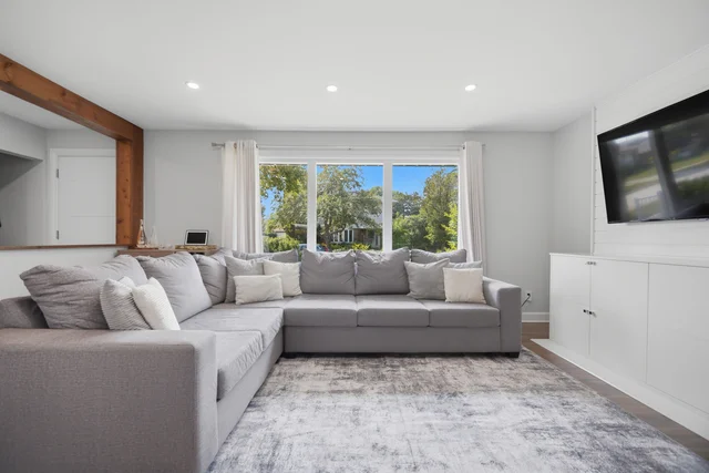 1 Lagos Road, Etobicoke - photo 6
