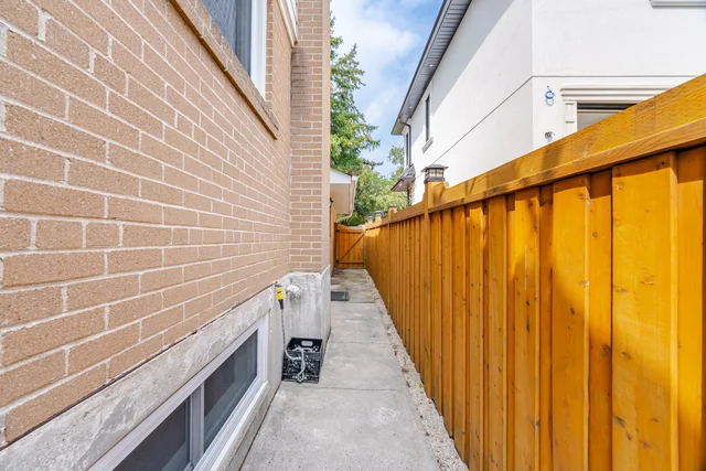 1 Lagos Road, Etobicoke - photo 44