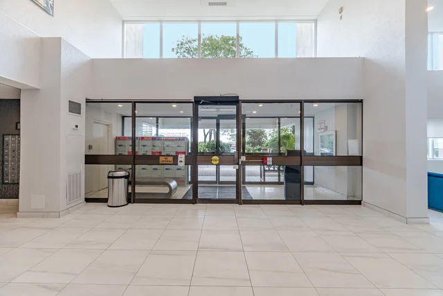 #906-1580 Mississauga Valley Boulevard, Mississauga - photo 4