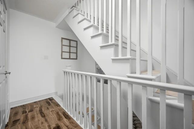 220 Mortimer Crescent, Milton - photo 11