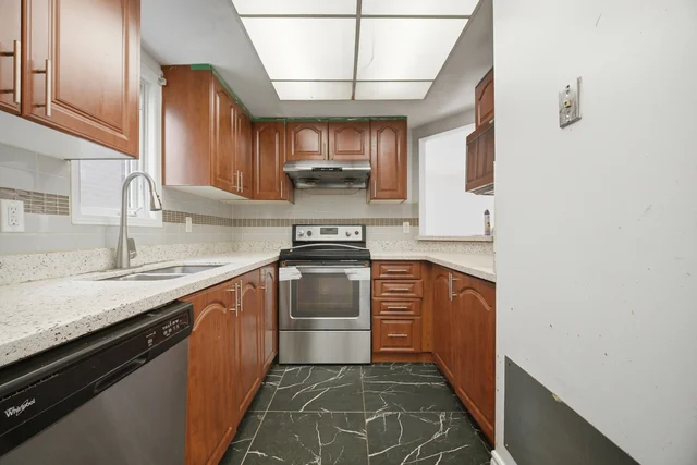 5633 Cortina Crescent, Mississauga - photo 9