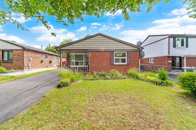 122 Parsell Square, Scarborough - photo 1