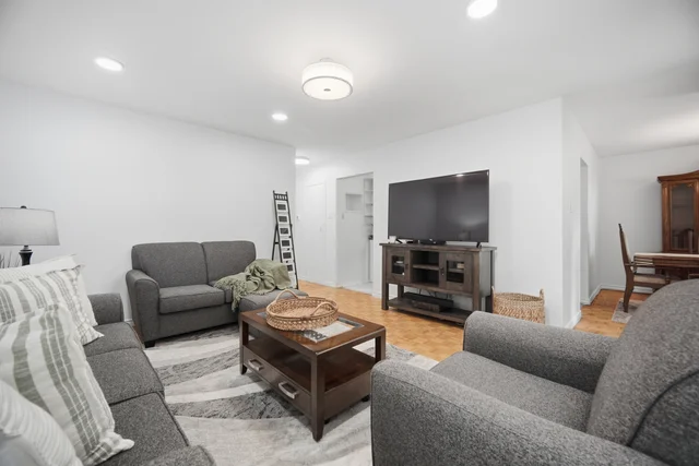 122 Parsell Square, Scarborough - photo 11