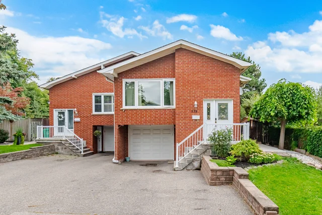 578 Cavell Drive, Mississauga - photo 1