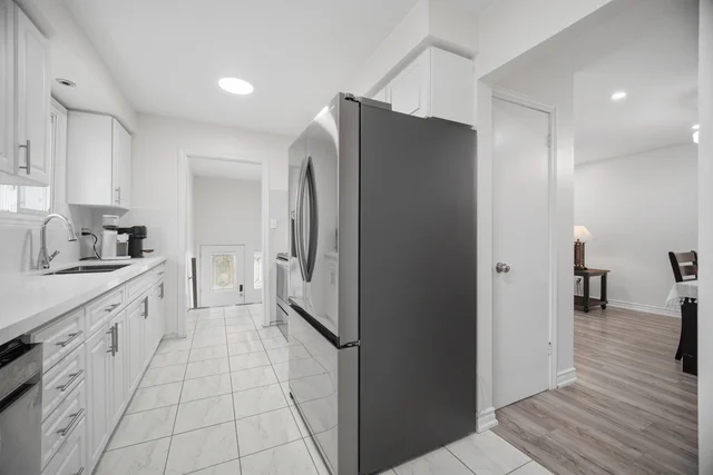 578 Cavell Drive, Mississauga - photo 18