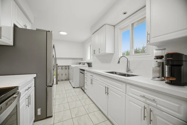 578 Cavell Drive, Mississauga - photo 19