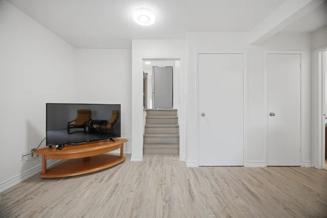 578 Cavell Drive, Mississauga - photo 37