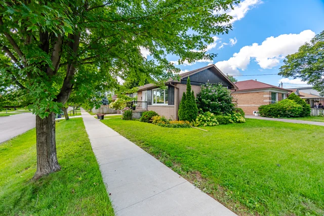 15 Velma Drive, Etobicoke - photo 3