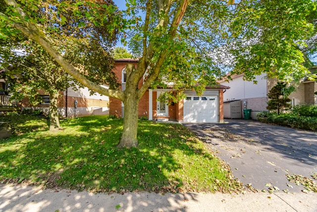 731 Elgin Street North, Cambridge - photo 1