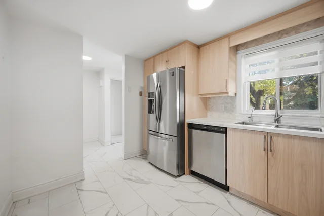 731 Elgin Street North, Cambridge - photo 18