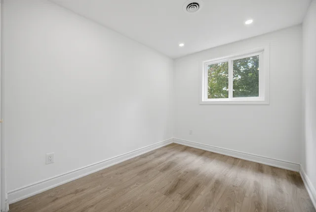 731 Elgin Street North, Cambridge - photo 28