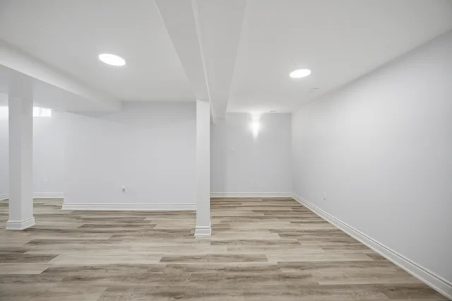 731 Elgin Street North, Cambridge - photo 33