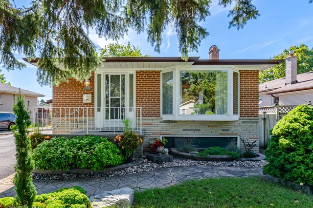 15 Shoreview Drive, Scarborough - photo 1