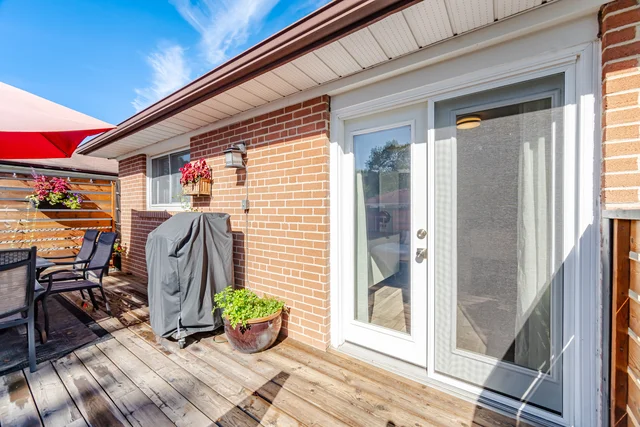 15 Shoreview Drive, Scarborough - photo 44