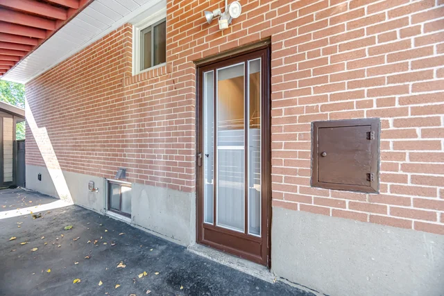 15 Shoreview Drive, Scarborough - photo 48