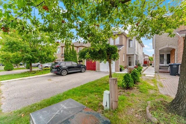 72 Yellow Brick Road, Brampton - photo 3