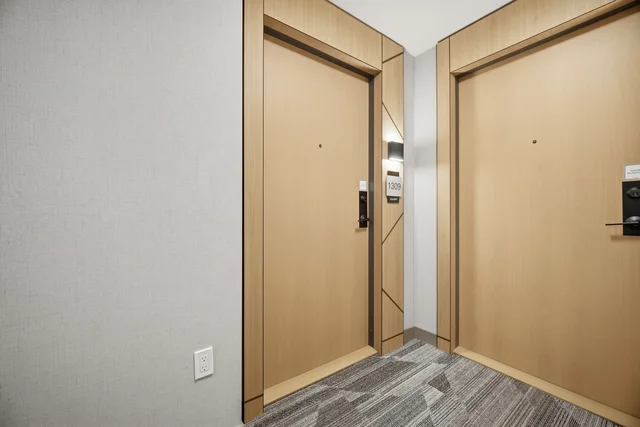 #1309-204 Burnhamthorpe Road East, Mississauga - photo 6