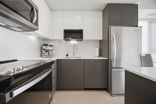 #1309-204 Burnhamthorpe Road East, Mississauga - photo 12