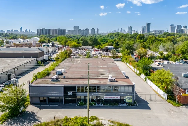 25 Bermondsey Road, East York - photo 8