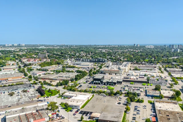 25 Bermondsey Road, East York - photo 17