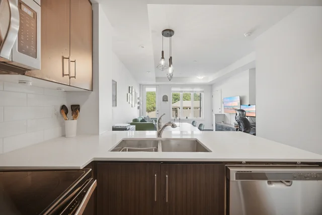 #5-145 Long Branch Avenue, Etobicoke - photo 15