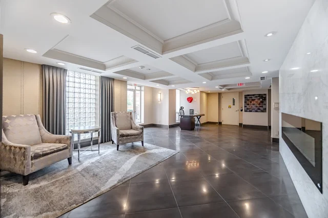 #205-455 Rosewell Avenue, Toronto - photo 6