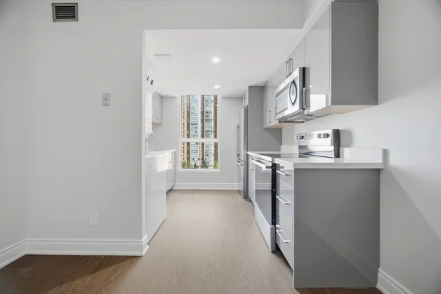 #816-155 Hillcrest Avenue, Mississauga - photo 10