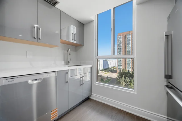 #816-155 Hillcrest Avenue, Mississauga - photo 11