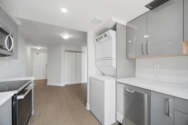 #816-155 Hillcrest Avenue, Mississauga - photo 13