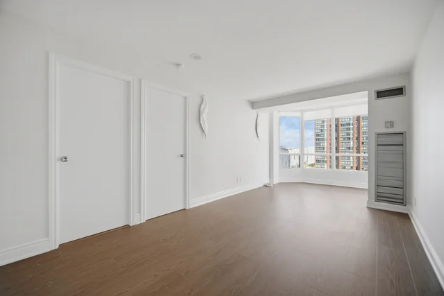 #816-155 Hillcrest Avenue, Mississauga - photo 14