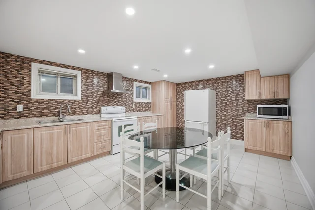 32 Colton Crescent South, Woodbridge - photo 55