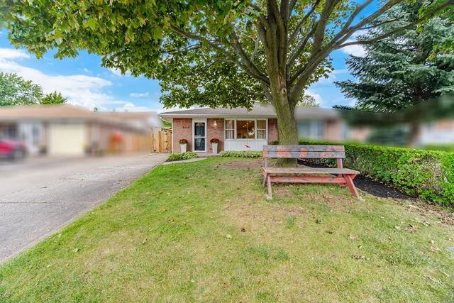 1310 Redbank Crescent, Oakville - photo 2